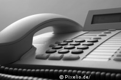 Wer das Festnetztelefon für Call-by-Call-Verbindungen nutzt, soll bald immer eine automatische Tarifansage erhalten